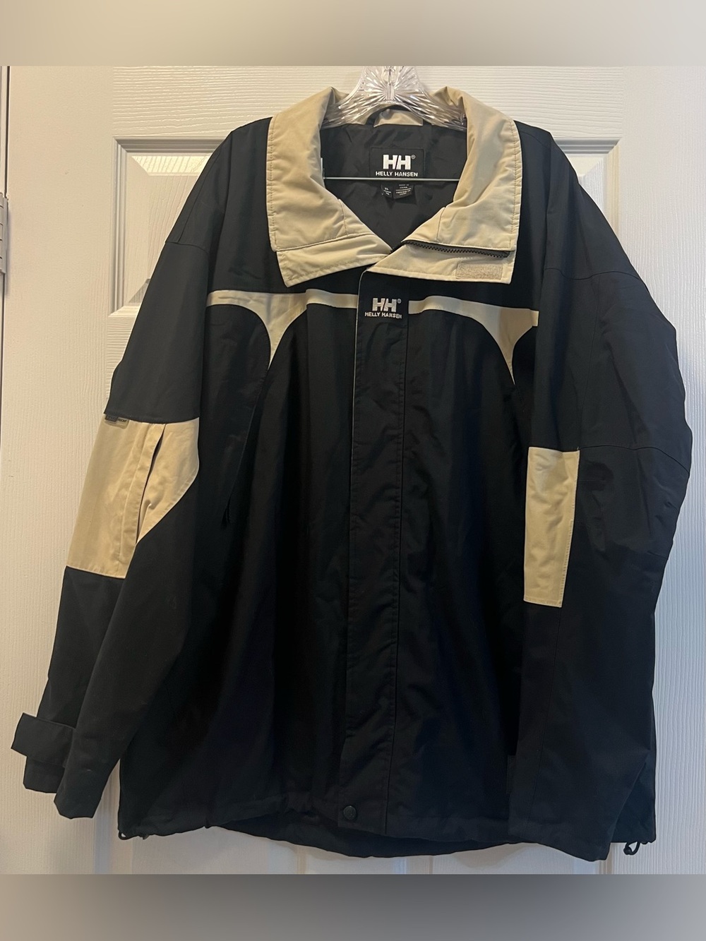 Helly Hansen Helly Tech Black/Tan Rain Men’s Jacket, Size X-Large w/ 3 pockets.